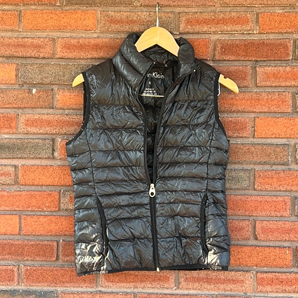 Calvin Klein extra small packable lightweight premium down black puffer vest